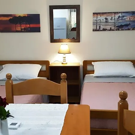 Apartment Fyllou *