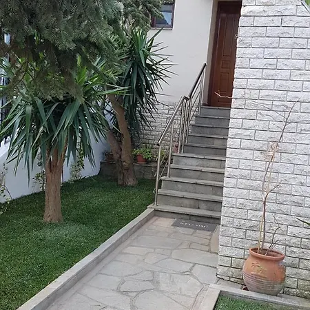 Apartment Fyllou *