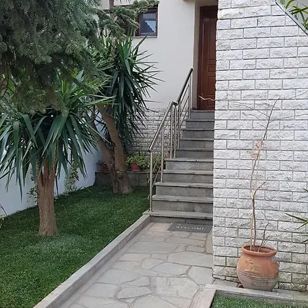 Apartment Fyllou *