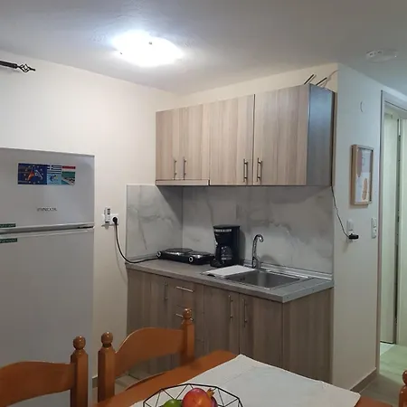 Apartament Fyllou *
